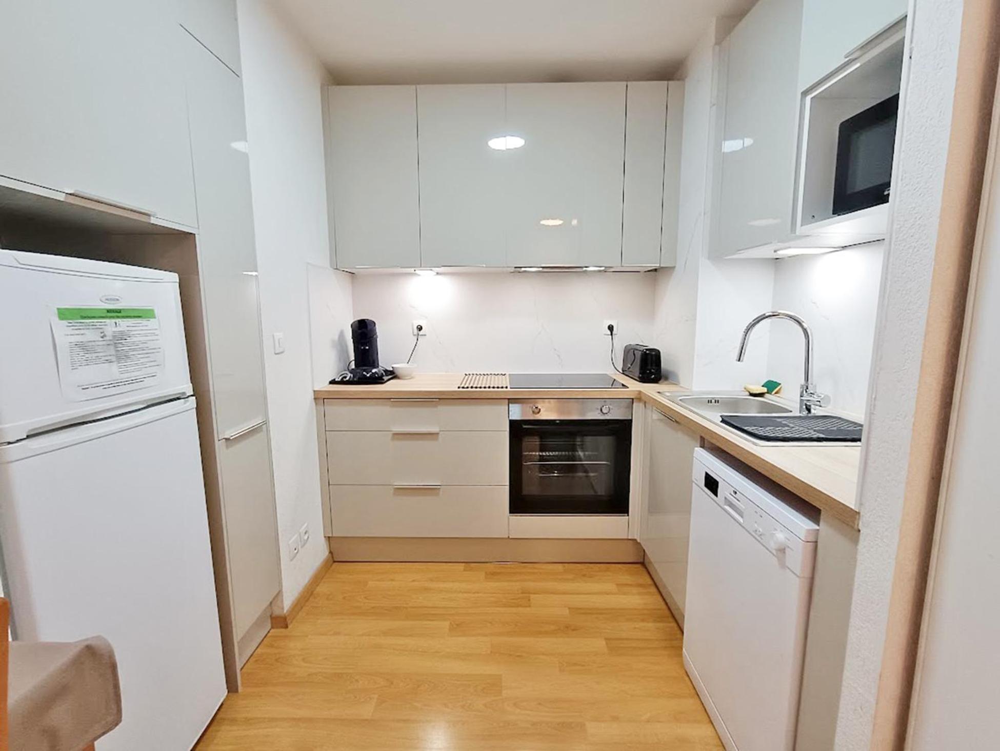 L'Eterlou, T3, Centre Luchon, Wifi, Casier A Skis, Ascenseur, 6 Personnes Bagneres-de-Luchon Exterior photo